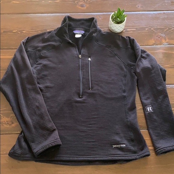 Patagonia Tops - Women’s Patagonia half zip polartec fleece